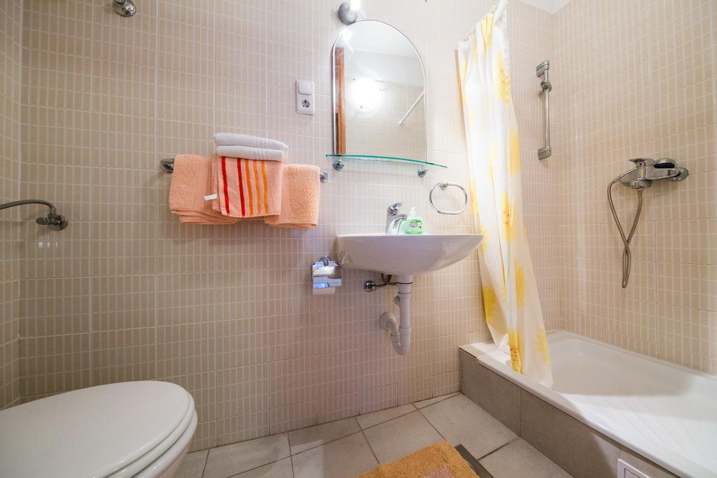 Komiža Garden Apartments מראה חיצוני תמונה