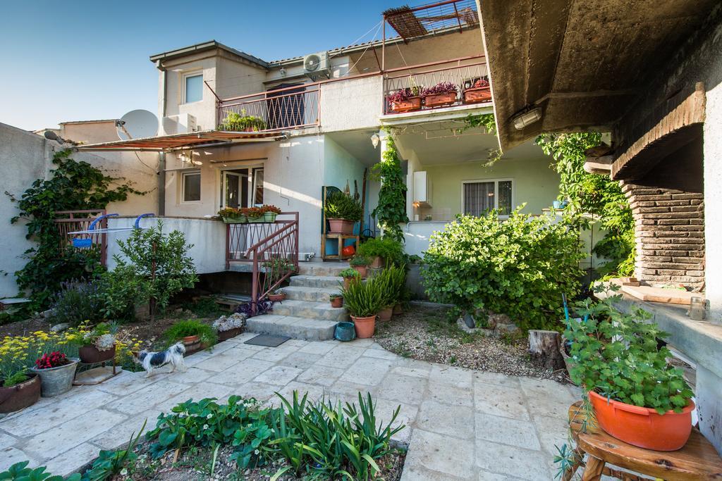 Komiža Garden Apartments מראה חיצוני תמונה