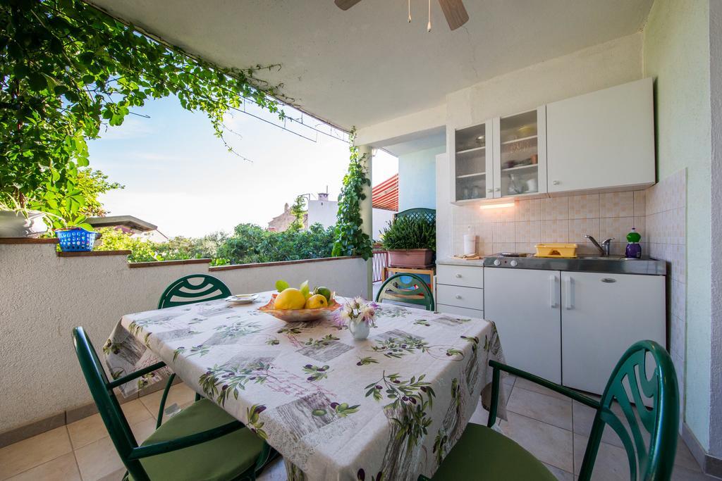 Komiža Garden Apartments מראה חיצוני תמונה