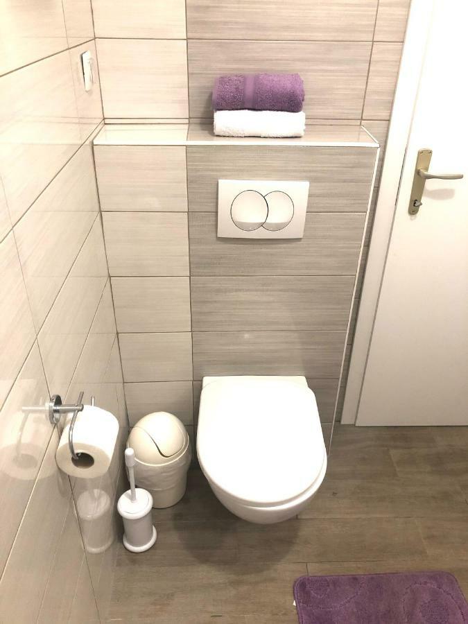 Komiža Garden Apartments מראה חיצוני תמונה